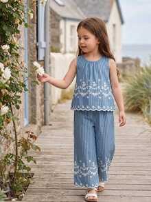SHEIN Vintaside Kids 女童夏季黑白优雅竖条纹花卉刺绣无袖上衣和阔腿裤套装，适合日常外出、休闲旅行、校园穿着、派对和拍照。 - 藍色 - 查看 5