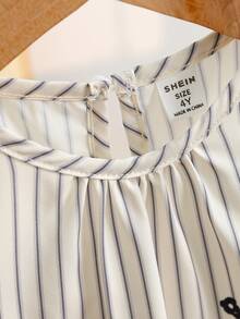 SHEIN Vintaside Kids 女童夏季黑白优雅竖条纹花卉刺绣无袖上衣和阔腿裤套装，适合日常外出、休闲穿着、上学、聚会和拍照。 - 彩色 - 查看 6