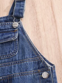 SHEIN Vintaside Kids 小男孩休閒口袋設計時尚吊帶褲，鈕扣式輕盈透氣長褲，秋冬時尚穿搭，嬰兒藍 - 中等水洗藍 - 查看 5
