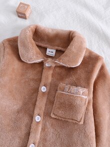 SHEIN 男嬰卡其色極簡法蘭絨抓絨長褲與長袖休閒舒適兩件式居家服套裝 - 卡其色 - 查看 9