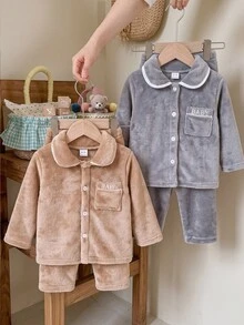 SHEIN 男嬰卡其色極簡法蘭絨抓絨長褲與長袖休閒舒適兩件式居家服套裝 - 卡其色 - 查看 1
