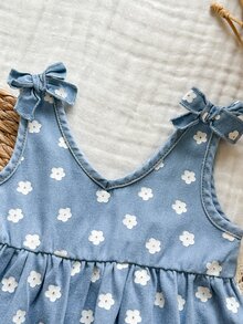 SHEIN 女婴无袖碎花连衣裙，简约清新乡村风，适合户外旅行和海滩玩耍，春夏款。 - 藍色 - 查看 6