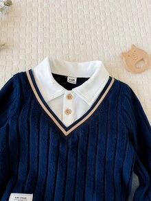 SHEIN 男嬰 2 件組秋季 POLO 套裝，對比領長袖針織上衣搭配牛仔休閒長褲，極簡學院風設計，適合日常穿著、派對、學校活動、休閒外出與旅行的百搭套裝 - 藍色 - 查看 5