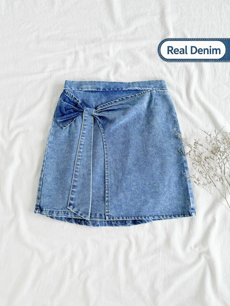 SHEIN Vintaside Kids 青少年女孩時尚蝴蝶結水洗牛仔裙，時尚優雅設計，適合夏季，實用且適合戶外休閒穿著 - 藍色 - 查看 1