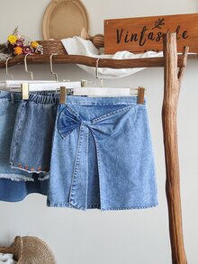 SHEIN Vintaside Kids 青少年女孩時尚蝴蝶結水洗牛仔裙，時尚優雅設計，適合夏季，實用且適合戶外休閒穿著 - 藍色 - 查看 4