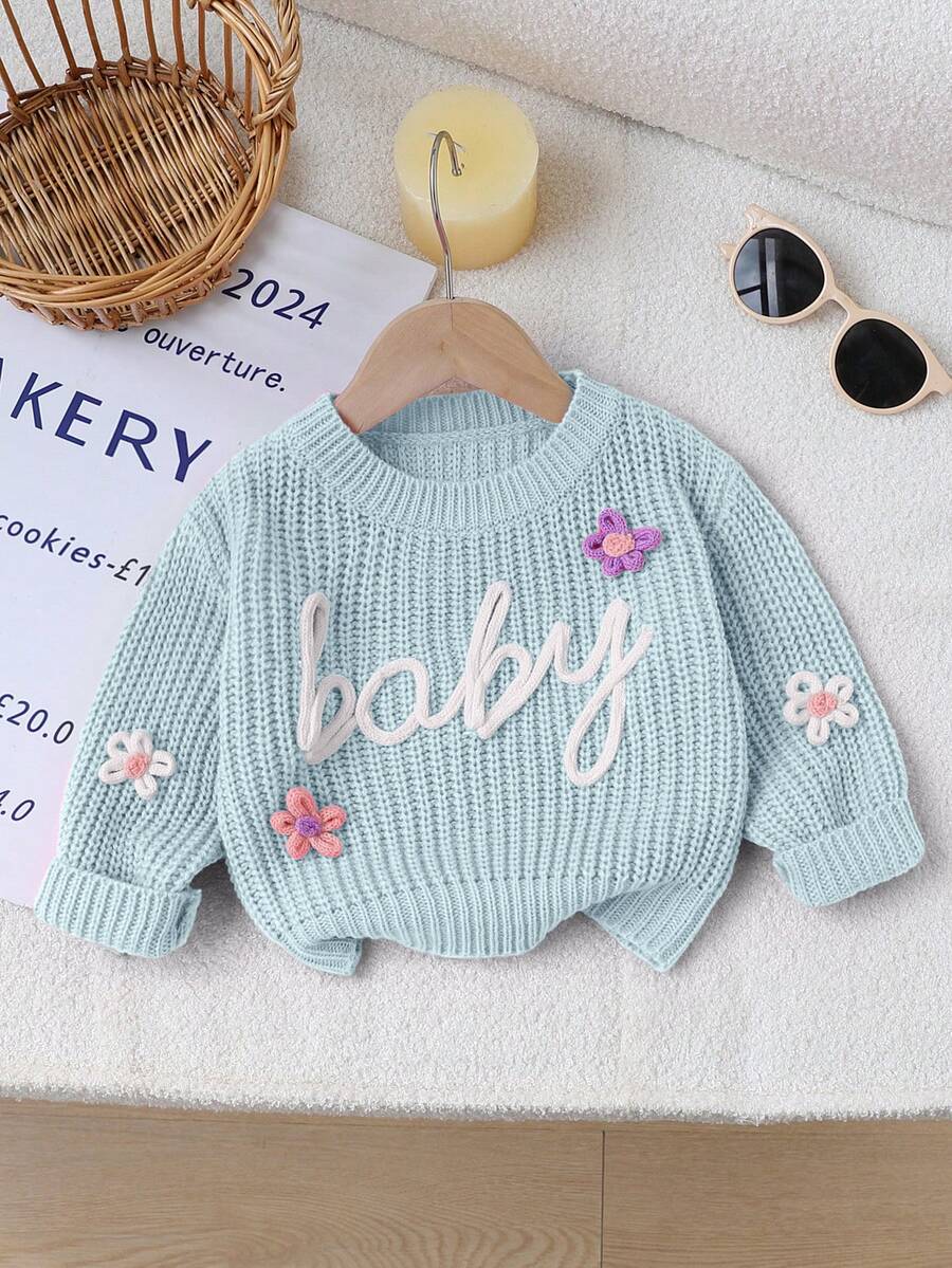 SHEIN 1件女嬰粉色圓領毛衣,飾有「Baby」刺繡字母與3D花朵裝飾,可愛清新極簡風,適中厚度,整齊下擺,緊口袖口,細緻紋理,手感滑順,適合日常穿著、外出與戶外玩耍,適用春秋季 - 淺藍色 - 查看 1