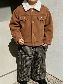 SHEIN 1件小男孩休閒時尚毛絨面料長袖翻領夾克外套，時尚毛領設計，柔軟舒適毛絨面料，適合秋冬穿著，適合4-7歲男孩日常穿著，適合運動、外出、校園及開學季 - 棕色 - 查看 8