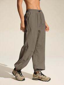 Exploreva Exploreva 女款素色百褶休閒百搭日常戶外長褲 - 深灰色 - 查看 6