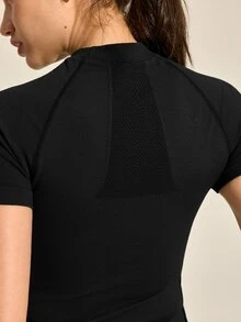 Exploreva Exploreva Solid Color Short Sleeve Fitted Athletic Outdoor T-Shirt - Black - View 6