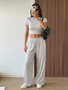 SHEIN Tall Setelan Dua Potong Bergaya dan Kasual untuk Wanita Tinggi: Kaos dan Celana Motif Leopard. - MultiWarna - View 8