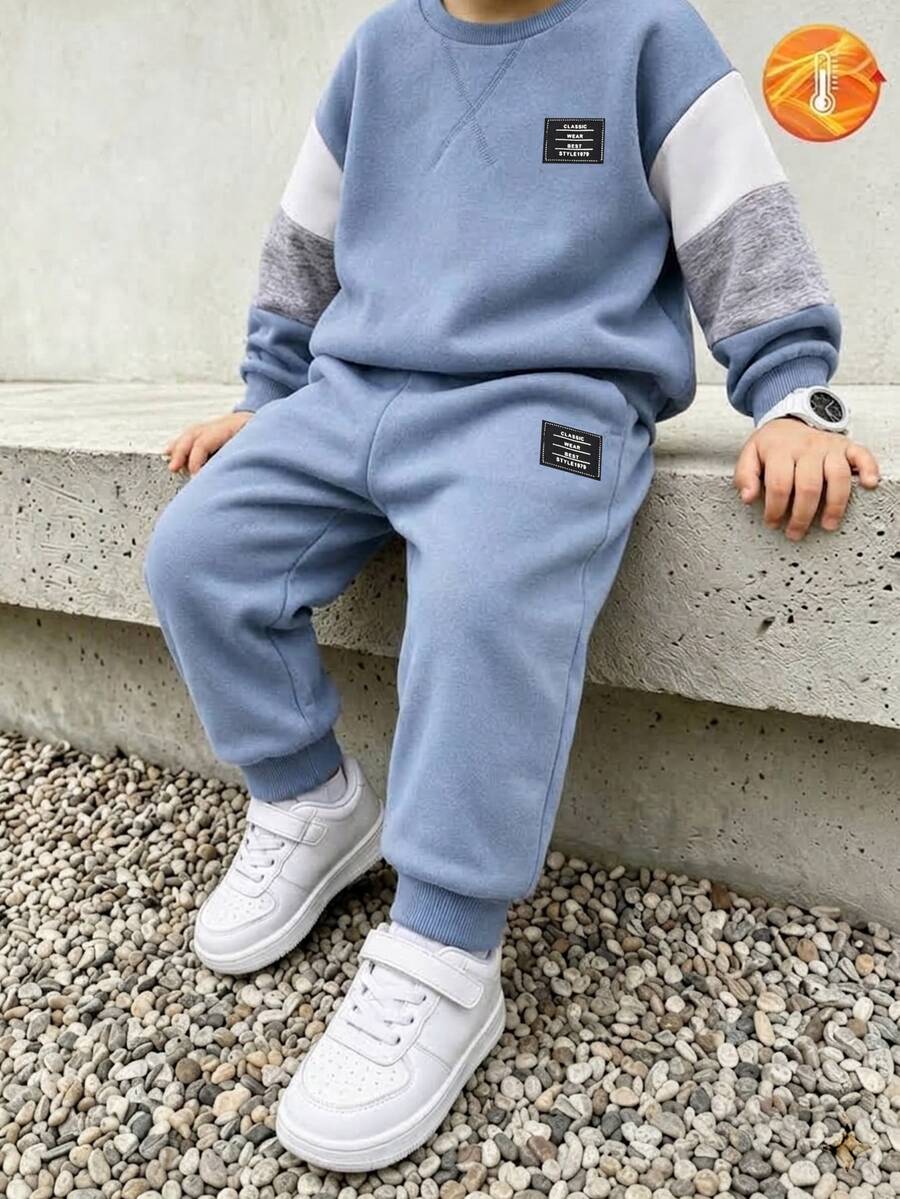 Genkimix Kids 2件組男孩休閒運動學院街頭風可愛酷感翅膀圖案三色條紋運動衫+長褲,適合日常穿著、上學、旅行、運動,春秋季節穿著,為男孩提供多種搭配選擇,增加服裝組合多樣性,整體設計簡約優雅,舒適時尚 - 彩色 - 查看 1