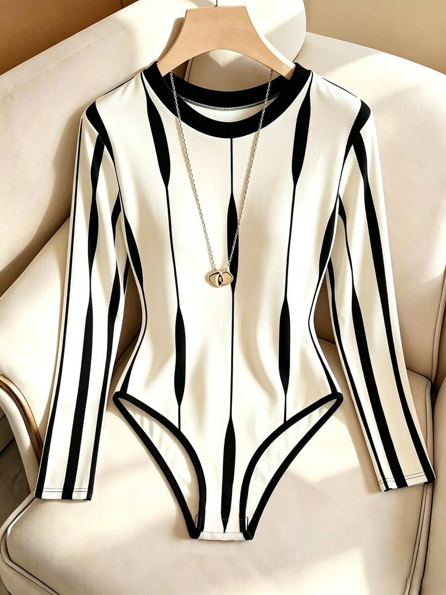 Franclia Women's Bodysuit Slim Fit Long Sleeve Round Neck Color Block Casual Chic Y2K Black White Geometric Stripe Bodysuits For Women White Top - Black and White - View 1