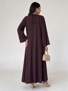 Yasmyna Gaun Abaya Wanita Berhiaskan Berlian Imitasi, Leher V, Lengan Mengembang, Longgar, Polos, Muslimah, Gaun Panjang Musim Gugur untuk Pernikahan dan Perjamuan - Red Violet - View 2
