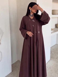 Yasmyna Gaun Abaya Wanita Berhiaskan Berlian Imitasi, Leher V, Lengan Mengembang, Longgar, Polos, Muslimah, Gaun Panjang Musim Gugur untuk Pernikahan dan Perjamuan - Red Violet - View 3