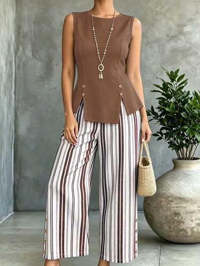 SHEIN LUNE CURVE Conjunto de dos piezas para mujer talla grande: blusa elegante de color liso, cuello redondo, sin mangas, ajustada, con abertura y decoración de botones + pantalones casuales de descanso y vacaciones con rayas geométricas abstractas