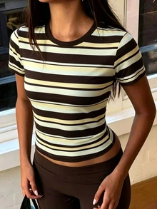 SuriyaCove 女款條紋圓領短袖休閒百搭T恤，城市度假夜色棕色條紋夏季款 - 彩色 - 查看 3