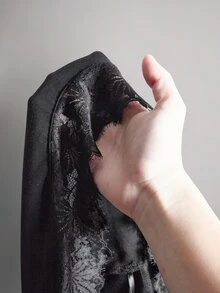 SHEIN CURVE+ 大尺碼女款蕾絲拼接不對稱肩休閒日常出遊T恤 - 黑色 - 查看 7