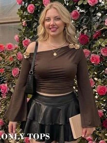 SHEIN MOD تي شيرت بني بمقاس كبير بكتف غير متماثل وأكمام جرس، ملابس علوية أنيقة متعددة الاستخدامات، ملابس التنقل اليومي - بني - مشاهدة 10