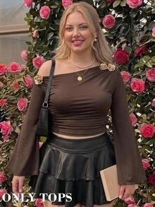 SHEIN MOD تي شيرت بني بمقاس كبير بكتف غير متماثل وأكمام جرس، ملابس علوية أنيقة متعددة الاستخدامات، ملابس التنقل اليومي - بني - مشاهدة 7