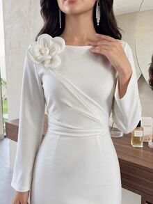 Heiryn Gaun Lengan Bergelombang dengan Detail Bunga Stereo Polos - Putih - View 2