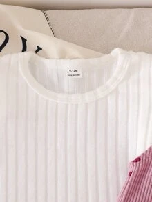 SHEIN 2件組女嬰卡通熊刺繡燈芯絨吊帶褲與甜心印花荷葉袖長袖白色T恤休閒套裝 - 粉色 - 查看 3