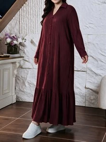 Lacomfia فستان سموك مقاس كبير بلون موحد منسوج بنسيج محبب مع حافة مكشكشة - عنابي اللون - مشاهدة 9