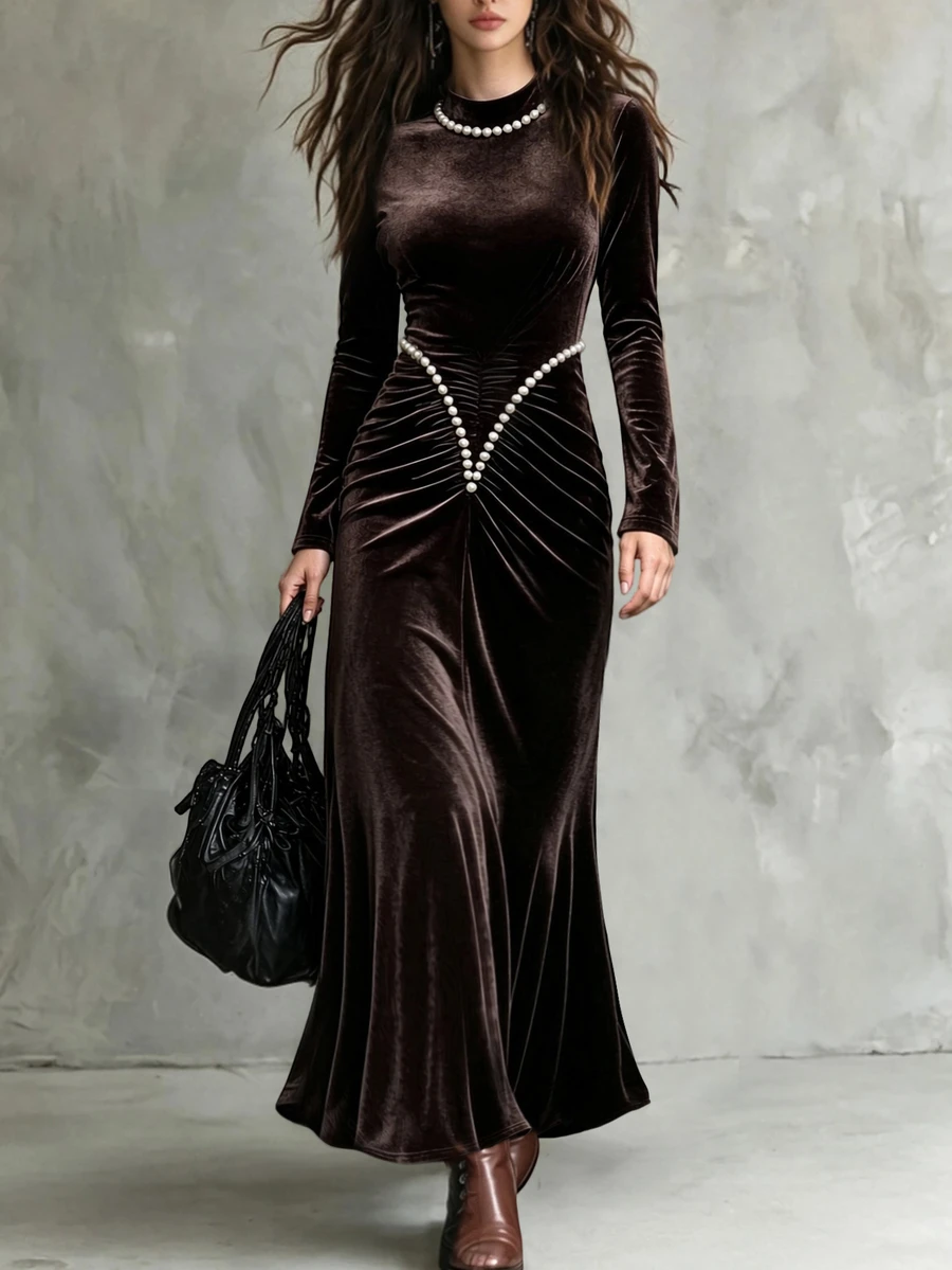 Elenzga Vestido largo de sirena para mujer, nuevo lanzamiento de principios de otoño, elegante y sofisticado, versátil para uso diario, reuniones, vacaciones, fiestas, cenas de noche y salidas casuales, con diseño de cuentas, diseño plisado de alta gama, ajuste ceñido a la cintura, cuello alto pequeño, corte slim fit, color marrón, microacampanado y manga larga - Marrón - Ver 1
