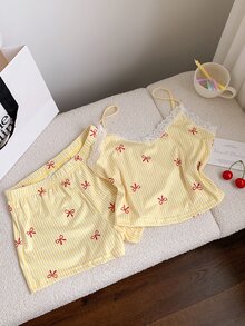 Comfortcana طقم بيجامة نسائي كاميسول وشورت بطبعة فيونكة وخطوط مع تفاصيل دانتيل وقطع متداخلة - أصفر - مشاهدة 6