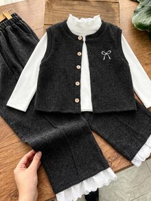 SHEIN Elladie kids 3件組少女荷葉領修身純色內搭衫 + 蕾絲飾邊蝴蝶結刺繡休閒前開扣背心 + 直筒長褲，秋季生日穿搭 - 深灰色 - 查看 5