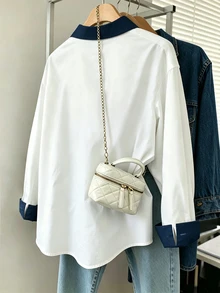 Resyla 美式學院風藍白撞色領女款襯衫，復古徽章與字母印花寬鬆顯瘦長袖上衣 - 彩色 - 查看 2