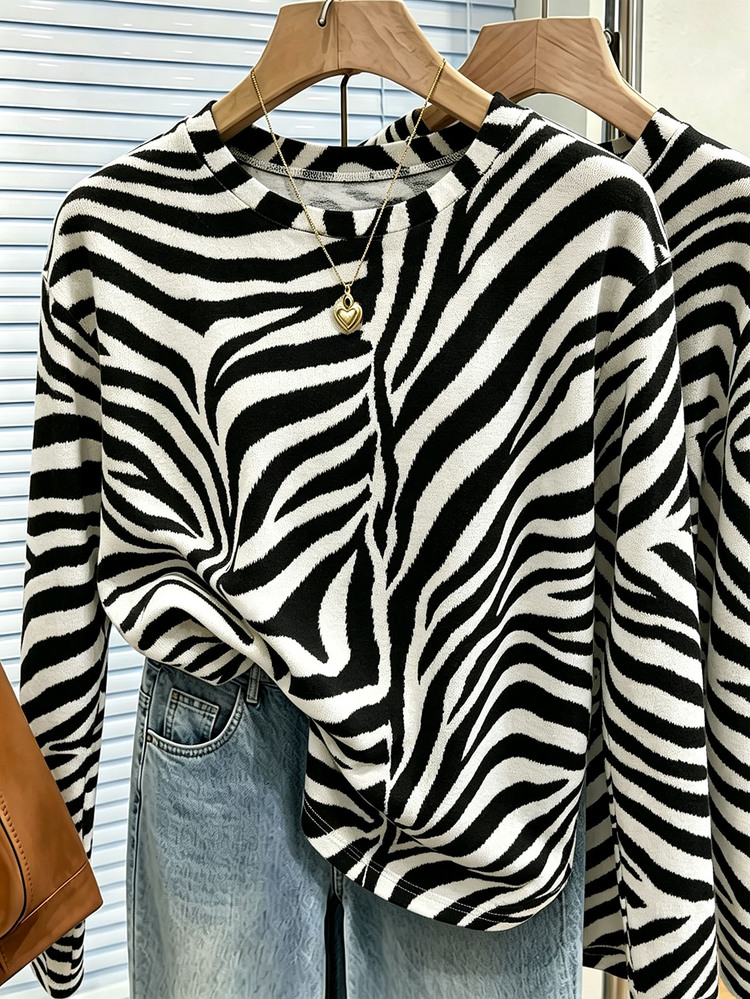 Resyla Women Crew Neck Long Sleeve Loose Zebra Print Top, Lightweight Animal Pattern Y2K Blouse For Daily Street Weekend Shopping Casual Outfit - Multicolor - View 1