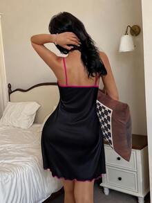 SHEIN 女款休閒細肩帶睡裙，定點墨染百合花卉印花 - 黑色 - 查看 2