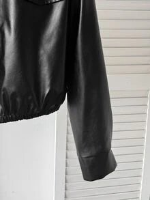 SHEIN 青少年女孩童裝秋冬黑色翻領純色PU皮革短版休閒夾克，酷帥街頭風運動騎行拉鍊外套，百搭開學穿搭 - 黑色 - 查看 5