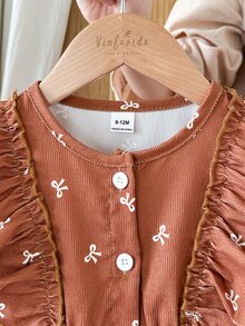 SHEIN Vintaside Kids 1件幼童女童刺繡洋裝，甜美鐵鏽棕色，荷葉邊鈕扣蝴蝶結長袖圓領，正裝生日派對秋季假期婚禮賓客復古風 - 卡其色 - 查看 6