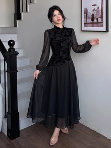 Modelyn Women's Tie Waist Ruched Positioned Print Long Sleeve Dress - Black - View 5