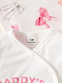SHEIN 6件組新生女嬰禮品套裝 上衣褲子帽子圍兜 甜美公主風 粉色白色蝴蝶結印花 3D結飾 長袖 生日秋季套裝 含手套 - 粉色 - 查看 4