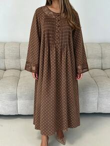 Al Najma Gaun Motif Bunga Kecil Polos dengan Desain Renda Kontras, Elegan, Lengan Panjang Longgar, Pola Bunga Acak, Gaun Arab Tradisional Ukuran Besar - Coklat - View 4