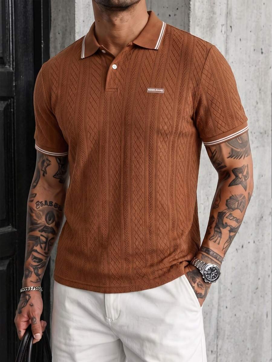 Manfinity Homme 休閒男士字母拼接條紋短袖棕色 Polo 衫 - 棕色 - 查看 1
