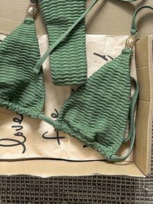 SHEIN Swim 2026春夏三角杯掛脖式軍綠色紋理面料金色小雙耳陽光裝飾高衩可調節休閒風適合海灘海濱泳池女性性感比基尼 - 軍綠色 - 查看 8