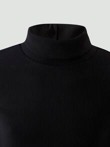 SHEIN 女童秋季聖誕紅格紋裙 2 件套，黑色高領長袖上衣與 A 字裙，學院風日常穿搭 - 酒紅色 - 查看 4