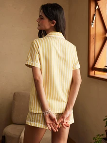 Lullawish 女款條紋鈕扣短袖上衣與短褲睡衣套裝 - 黃色 - 查看 2