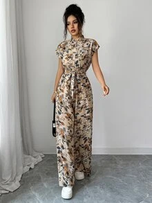 SHEIN 女款優雅立領前開襟連肩短袖收腰寬腿長版連身褲 - 卡其色 - 查看 1