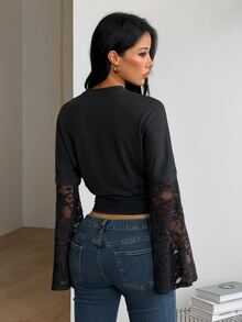 Coolane Camiseta ajustada de manga larga negra con encaje de contraste para mujer, estilo sexy Y2K chic vintage elegante, streetwear de otoño/invierno para cita nocturna, top negro - Negro - Ver 6