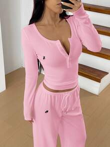 SHEIN EZwear 柔粉色針織女款鈕扣半開襟馬術印花T恤與長褲休閒日常套裝居家服舒適秋季 - 粉色 - 查看 6