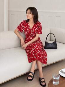 EMERY ROSE 女士 V 领短袖花卉印花休闲连衣裙情人节连衣裙红色连衣裙 - 紅色 - 查看 4