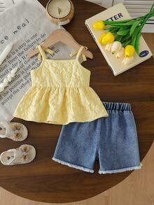 SHEIN Vintaside Kids 女嬰可愛甜美花卉細肩帶背心與藍色牛仔短褲套裝，附蝴蝶結裝飾，夏季度假幼兒休閒2件套日常外出穿搭 - 彩色 - 查看 3