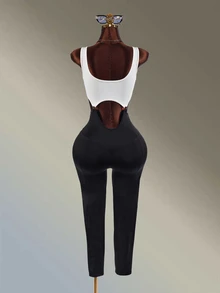 Amplova بدلة رياضية نسائية بتصميم بسيط وألوان متناسقة بقصة ضيقة - أبيض وأسود - مشاهدة 8