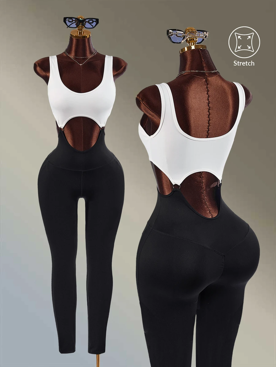Amplova بدلة رياضية نسائية بتصميم بسيط وألوان متناسقة بقصة ضيقة - أبيض وأسود - مشاهدة 1