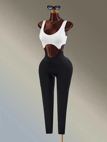Amplova بدلة رياضية نسائية بتصميم بسيط وألوان متناسقة بقصة ضيقة - أبيض وأسود - مشاهدة 3