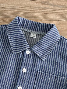SHEIN 小男孩條紋牛仔襯衫，附口袋、字母印花與小標誌，休閒時尚街頭風，酷炫返校秋冬款 - 淺藍色 - 查看 3